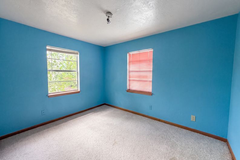 Photo 22 of 26 of 714 Bolling Ln, Houston, TX