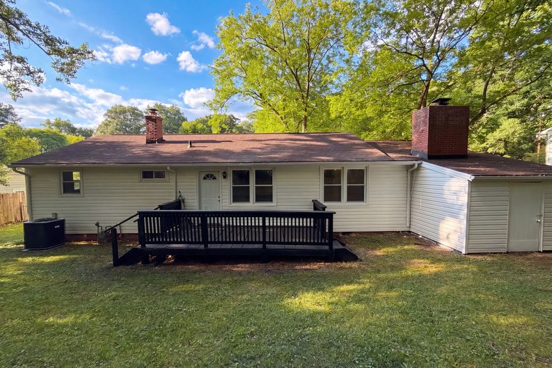 Photo 5 of 14 of 310 Robin Hood Dr, Raleigh, NC