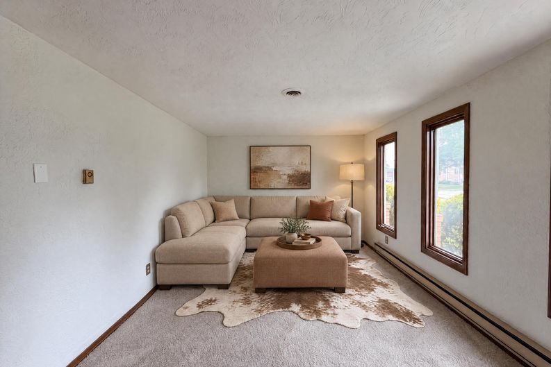 Photo 11 of 25 of 1015 Kingsway Dr, Lorain, OH
