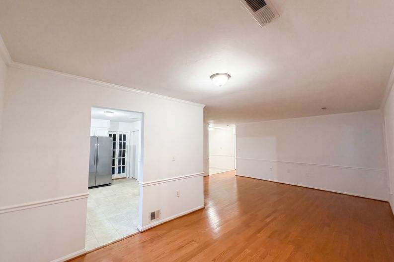 Photo 13 of 51 of 8947 Rosewood St, Manassas, VA