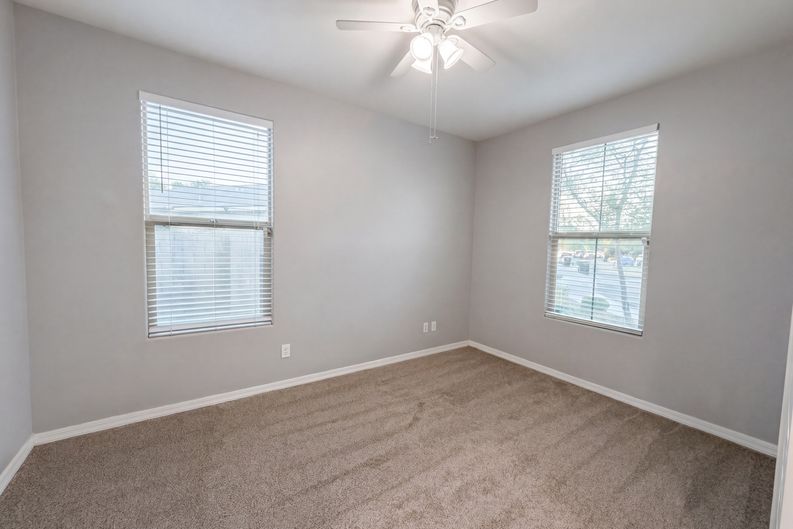 Photo 12 of 23 of 112 E Bernie Ln, Gilbert, AZ