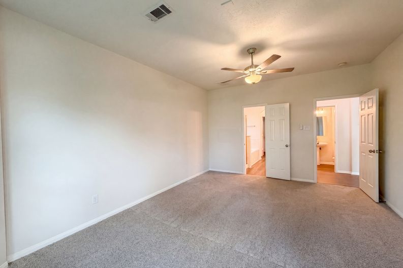 Photo 4 of 22 of 14310 Amyford Ct, Cypress, TX