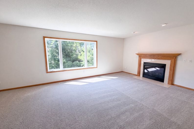 Photo 12 of 34 of 8763 Autumn Oaks Dr, Rockford, MN