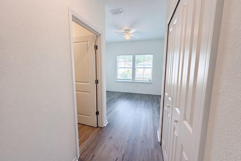 Photo 4 of 22 of 7233 Calamint Ave, Jacksonville, FL
