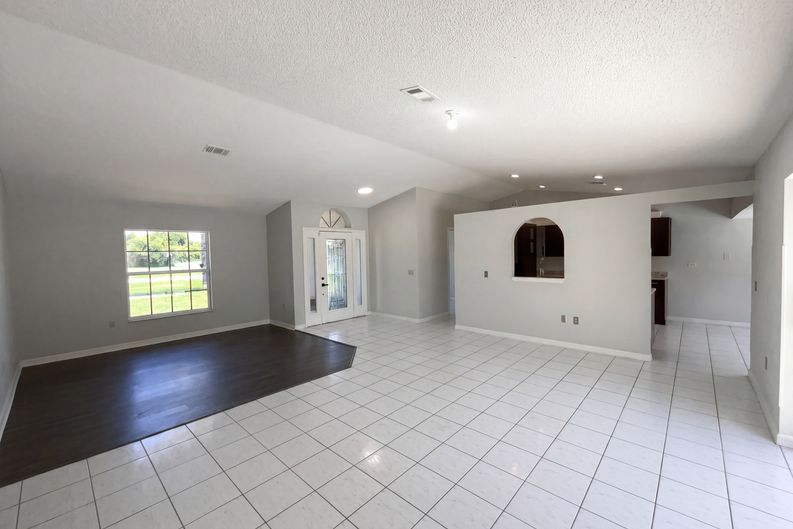 Photo 8 of 33 of 1750 Evergreen Ct, Kissimmee, FL