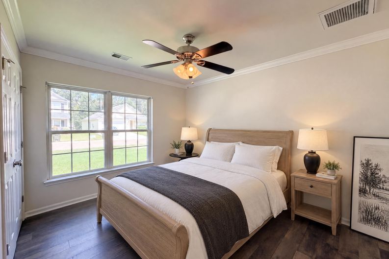 Photo 10 of 17 of 211 Emerald Isle Dr, Moncks Corner, SC