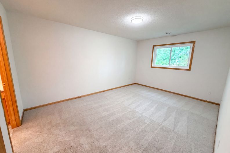 Photo 4 of 19 of 5317 140th Ave NW, Ramsey, MN