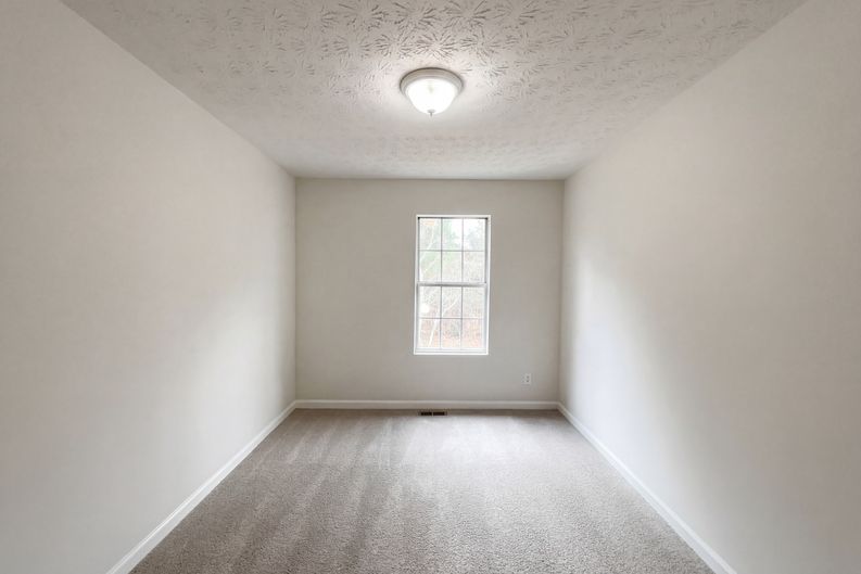 Photo 4 of 18 of 3794 Waldrop Ln, Decatur, GA