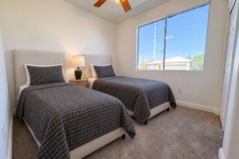 Photo 8 of 23 of 10228 Donde Ave, Las Vegas, NV