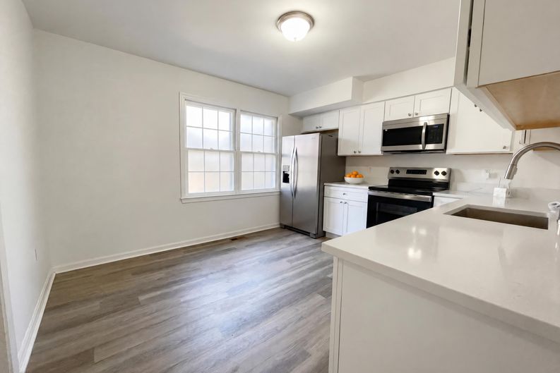 Photo 13 of 23 of 645 N Armistead St, Alexandria, VA