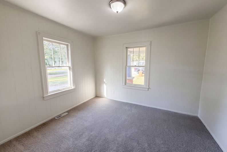 Photo 4 of 15 of 801 N Delaware St, Butler, MO
