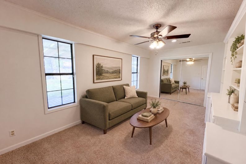Photo 4 of 22 of 203 Frost Creek Ave, Groesbeck, TX