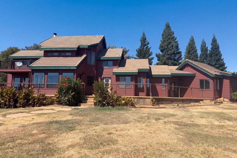 Photo 5 of 35 of 8384 Woodman Ln, Newcastle, CA