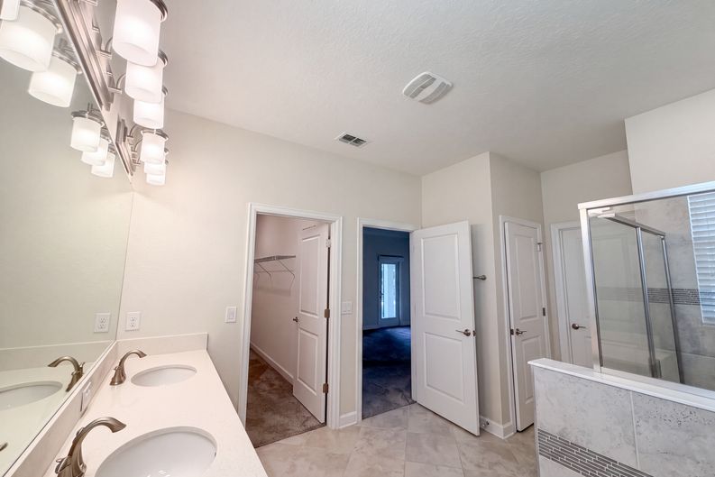 Photo 18 of 25 of 4112 Innovation Ln, Clermont, FL