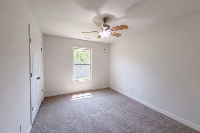 Photo 11 of 24 of 1032 Rudder Dr, Spring Hill, TN