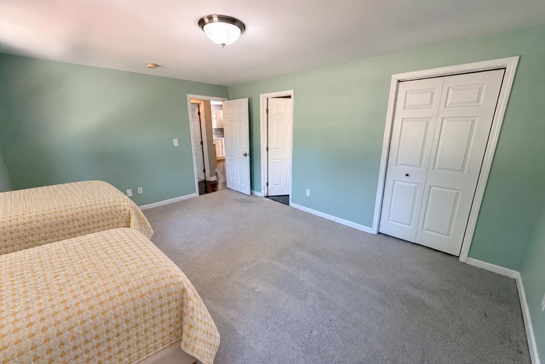 Photo 14 of 29 of 1322 Carolyn Dr, Charlotte, NC