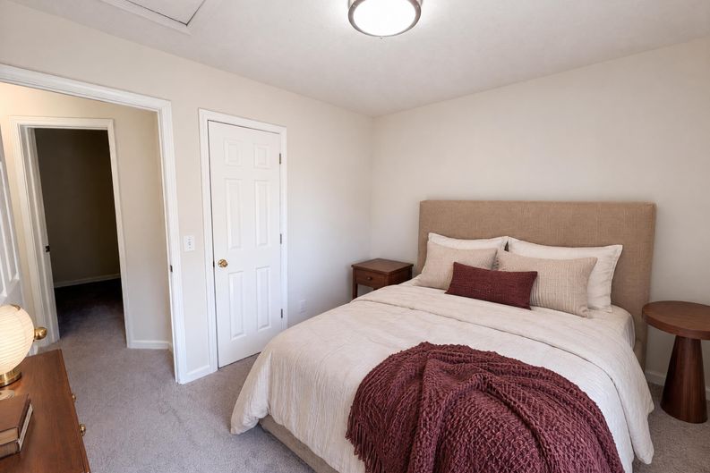 Photo 14 of 21 of 1337 Parkside Club Dr, Lawrenceville, GA