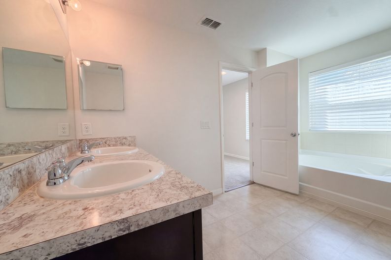 Photo 22 of 30 of 7607 Tangle Rush Dr, Gibsonton, FL