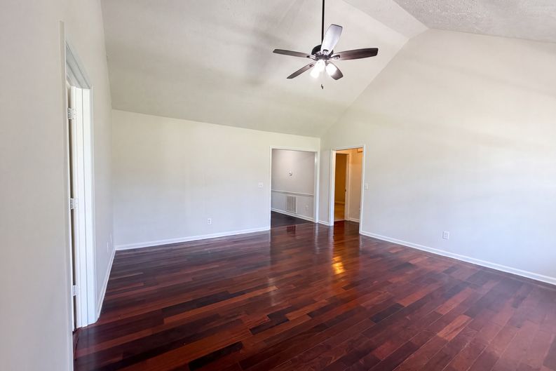 Photo 9 of 28 of 125 Ivanhoe Ct, Murfreesboro, TN
