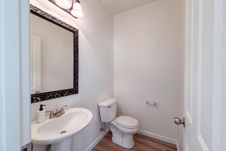 Photo 9 of 25 of 34050 SE Sturgeon St, Scappoose, OR