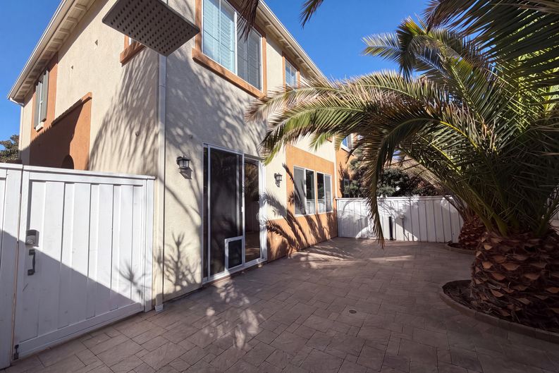 Photo 5 of 27 of 4099 Peninsula Dr, Carlsbad, CA