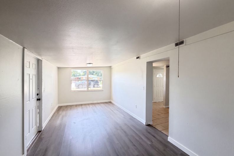 Photo 11 of 17 of 2213 Bouyer St, Lake Wales, FL