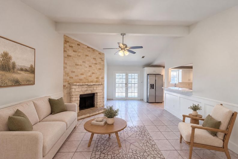 Photo 3 of 14 of 404 Vincent St, Cedar Hill, TX