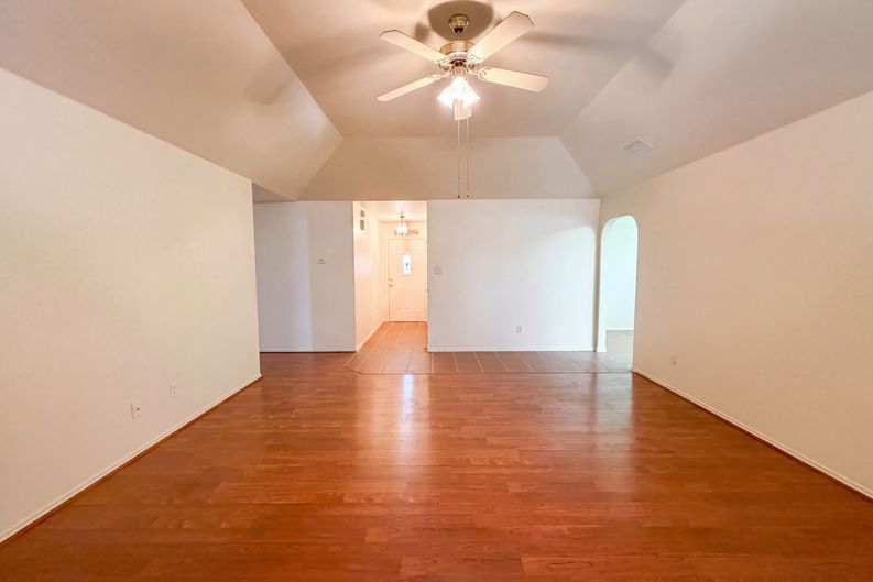 Photo 12 of 17 of 3707 Gowen Ct, Killeen, TX