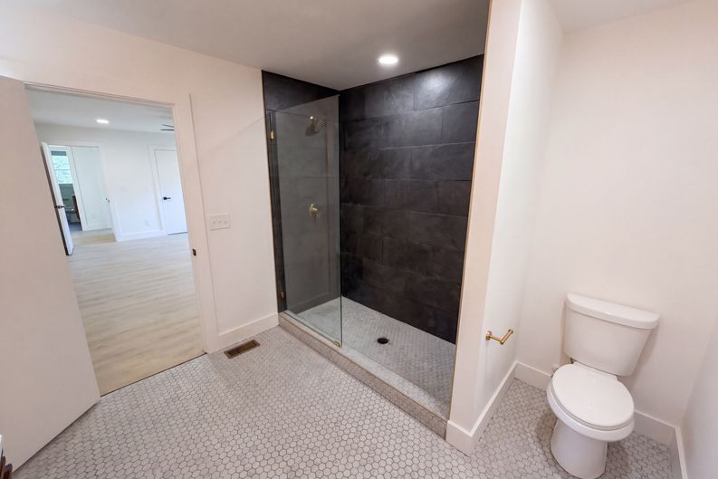 Photo 20 of 23 of 4200 Abbeydale Dr, Charlotte, NC