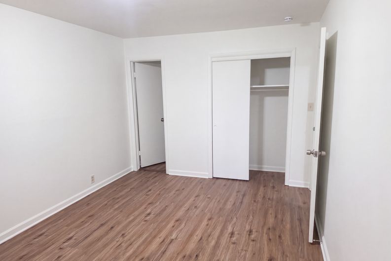 Photo 4 of 19 of 2208 Mc Connell Ave, Joplin, MO