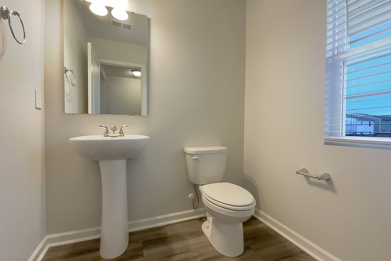 Photo 9 of 27 of 129 W Compass Way, Easley, SC