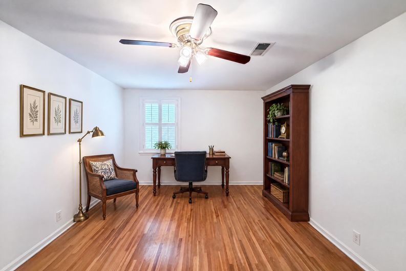 Photo 3 of 27 of 840 Highland Crest Dr, Nashville, TN