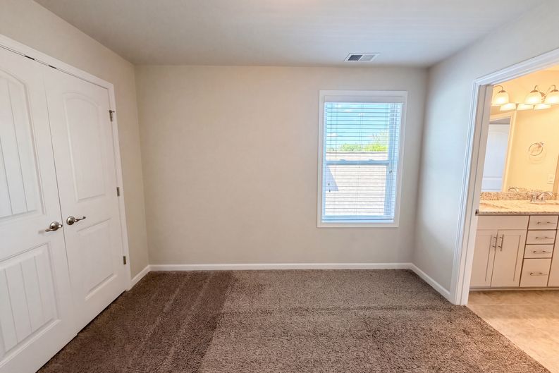 Photo 4 of 21 of 415 Prestige Ct, Pleasant View, TN