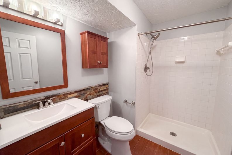 Photo 16 of 27 of 11301 Willowdale Dr, Germantown, MD