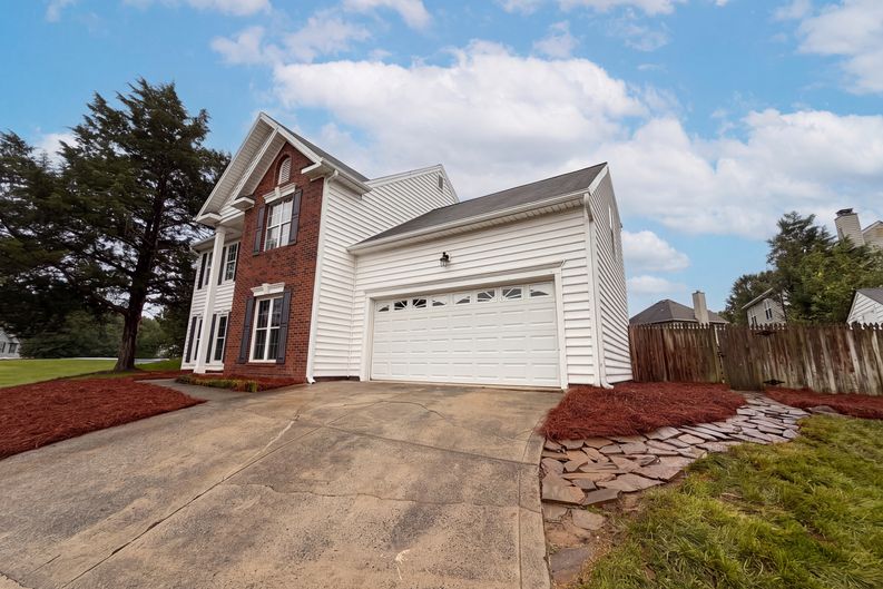 Photo 21 of 35 of 3737 Winterberry Ct NW, Concord, NC