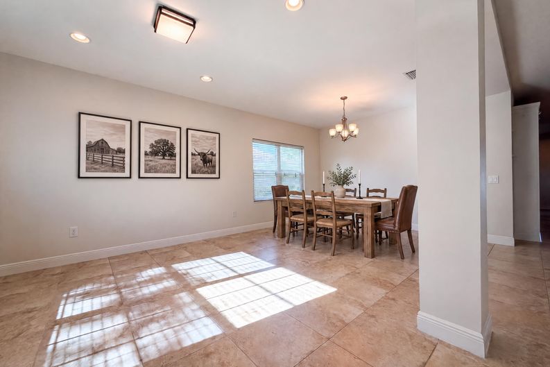 Photo 6 of 47 of 1416 Hickory View Cir, Parrish, FL