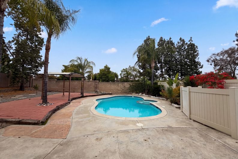 Photo 19 of 22 of 39676 Ridgedale Dr, Murrieta, CA