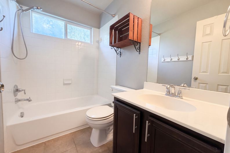 Photo 14 of 22 of 2535 Fayette Dr, New Braunfels, TX