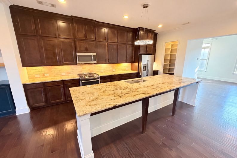 Photo 9 of 44 of 2256 Royal Vineyard Ln SE, Smyrna, GA