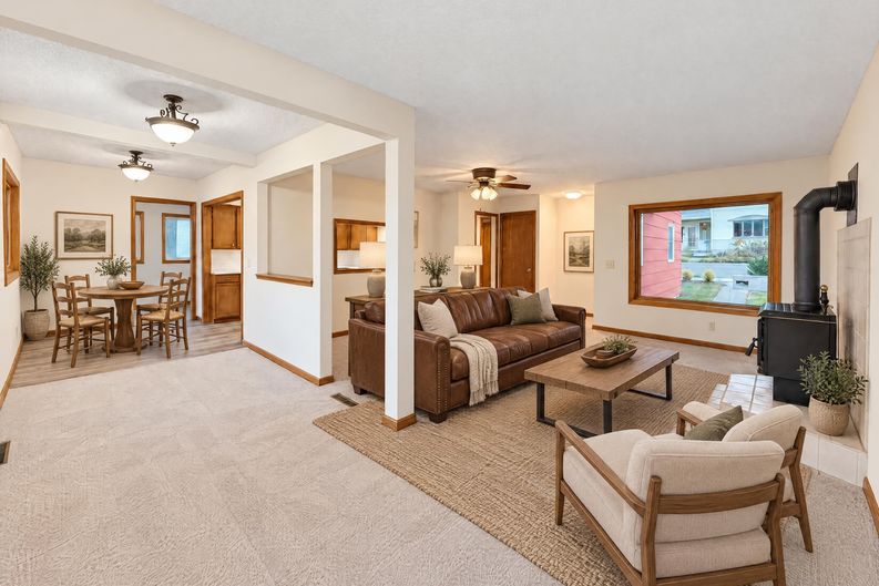 Photo 5 of 21 of 137 5th St N, Bayport, MN