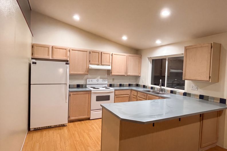 Photo 6 of 26 of 12531 81st Pl NE, Kirkland, WA