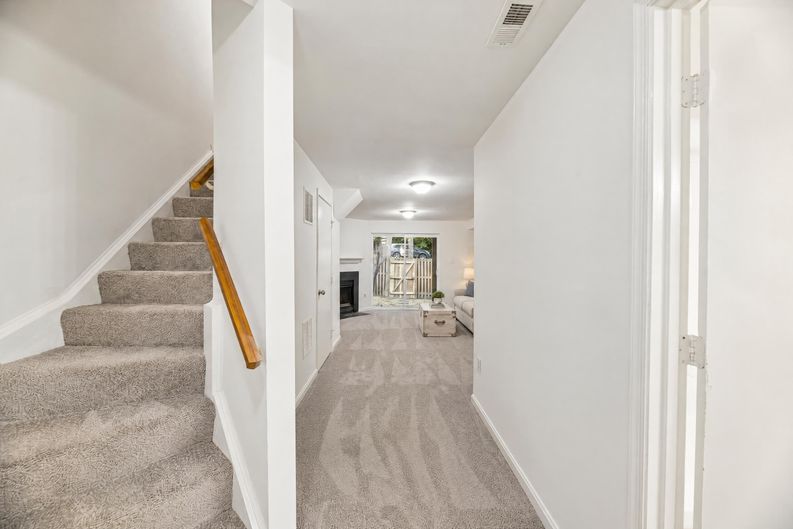 Photo 13 of 37 of 6866 Chasewood Cir, Centreville, VA