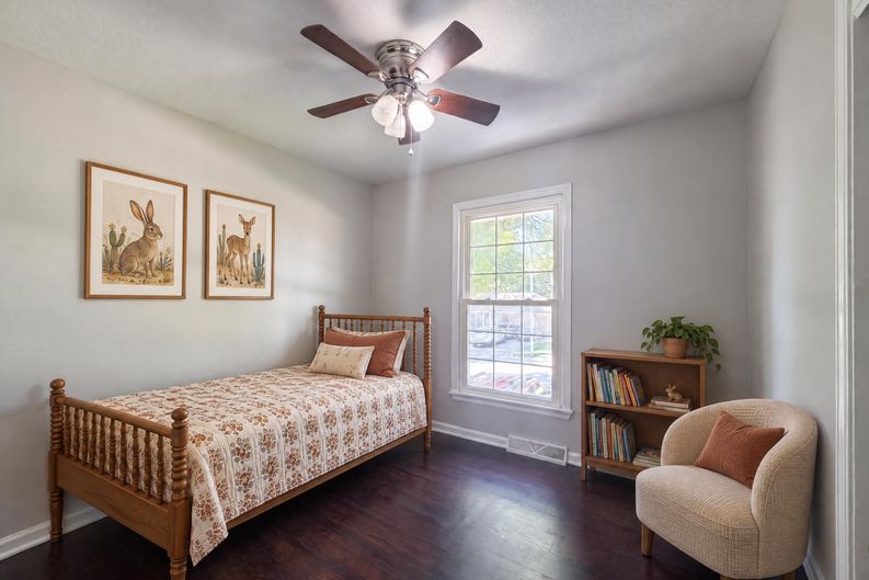 Photo 4 of 21 of 3809 S Drumm Ave, Independence, MO