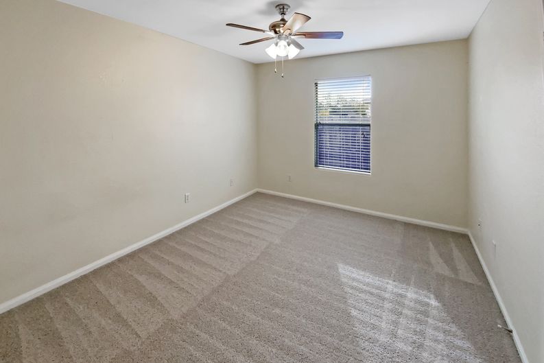 Photo 11 of 16 of 5202 Oster Dr, Killeen, TX