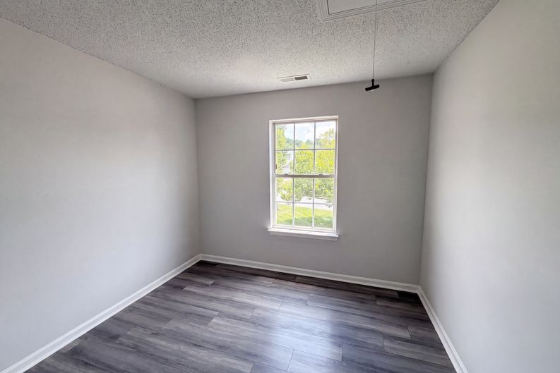 Photo 8 of 21 of 11220 Northwoods Forest Dr, Charlotte, NC