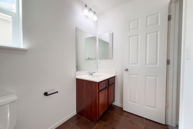 Photo 14 of 18 of 8260 Red Rock Dr, Sacramento, CA