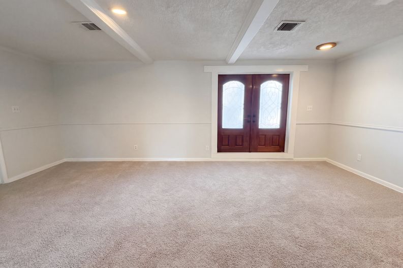 Photo 3 of 35 of 1114 Forestburg Dr, Houston, TX