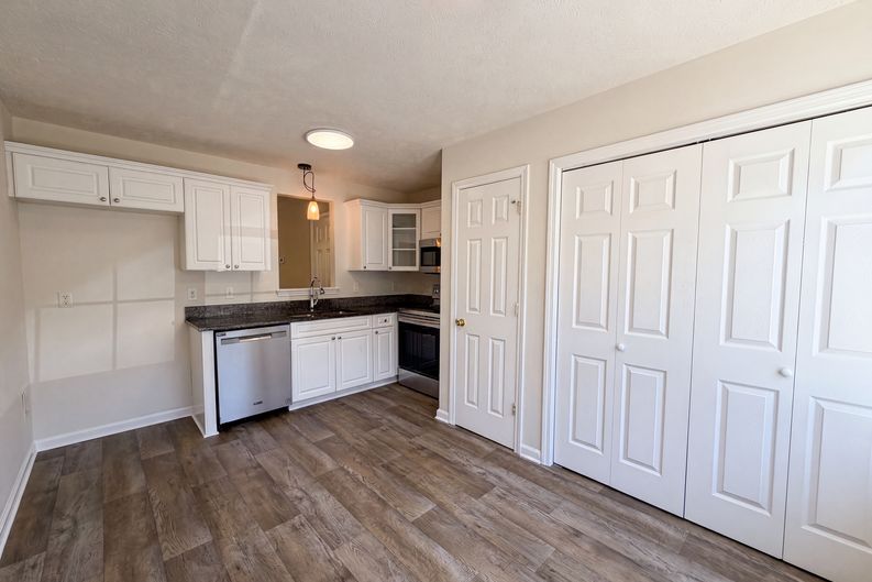 Photo 6 of 23 of 5170 Hickory Hollow Pkwy, Antioch, TN