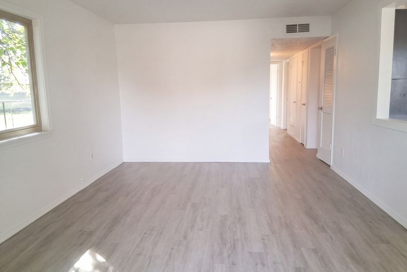 Photo 3 of 21 of 1817 Corte Eduardo St SW, Albuquerque, NM