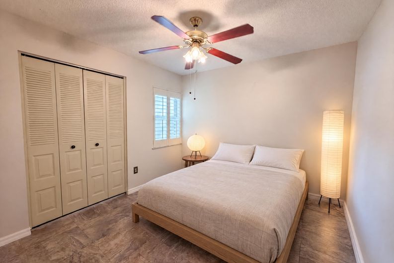 Photo 4 of 17 of 11648 Hidden Hollow Cir, Tampa, FL